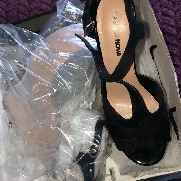 Heels - Picture 5 of 5